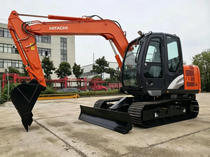 Excavatrice hydraulique sur chenilles ZX75 de 7,5 tonnes, adaptable au terrain, châssis renforcé, petite pelle pour l'élargissement de sentiers en montagne et le travail sur terrain accidenté - Product Image 1
