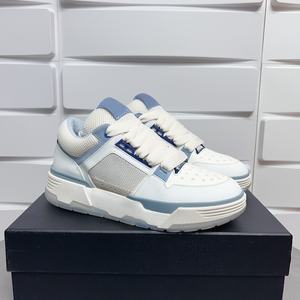 รองเท้ากีฬาแบรนด์กันลื่นสำหรับผู้ชาย รองเท้าลำลองสุดหรู รองเท้าเดินคลาสสิกทันสมัย รองเท้ากันลื่นระดับไฮเอนด์ - Product Image 1