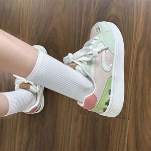 Chaussures de skate polyvalentes pour femmes, style rétro Harajuku, nouvelle collection 2026, design de niche, streetwear tendance - Product Image 4