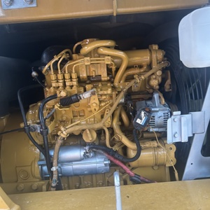 346 horas de trabajo Excavadora Mini CAT 307 de 7 toneladas con motor original Caterpillar C2.4 - Product Image 2