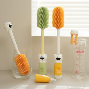 Brosse à biberons Honey Bear 4 en 1 en silicone à long manche pour le nettoyage des biberons et des couvercles de tasses, portable avec capuchon de rangement - Product Image 2