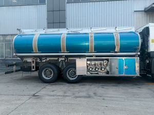 Camion-citerne pétrolier d'acier inoxydable de SINOTRUK Howo 6X4 avec le prix de haute qualité et de <span class=keywords><strong>promotion</strong></span> - Product Image 2