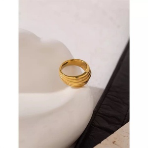 Anillos Gruesos de Acero Inoxidable Chapados en Oro Personalizados a Precio de Fábrica para Mujer - Product Image 5