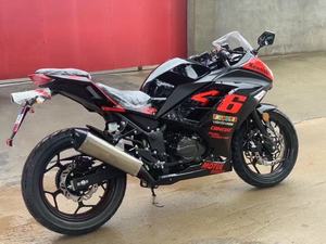 <span class=keywords><strong>Kawasaki</strong></span> <span class=keywords><strong>Ninja</strong></span> <span class=keywords><strong>125</strong></span> EFI con Faro LED, Frenos de Disco Delanteros y Traseros, Velocímetro LCD - Product Image 6