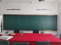 4300*1365mm Horizontal Grande taille en métal aluminium cadre magnétique université Tableau noir coulissant fermé