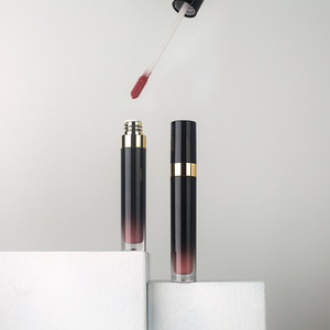 Gloss à lèvres soyeux et personnalisable MLM, haute pigmentation, non-collant, parfum vanille, longue tenue, maquillage des lèvres - Product Image 1