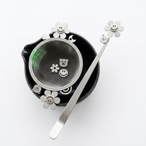 Juego <span class=keywords><strong>de</strong></span> <span class=keywords><strong>Colador</strong></span> y Agitador <span class=keywords><strong>de</strong></span> Té <span class=keywords><strong>de</strong></span> Acero Inoxidable Personalizado con Diseño <span class=keywords><strong>de</strong></span> Cara Sonriente, Accesorios para Café y Té OEM, Tamizador <span class=keywords><strong>de</strong></span> Matcha con Cuentas Metálicas - Product Image 1