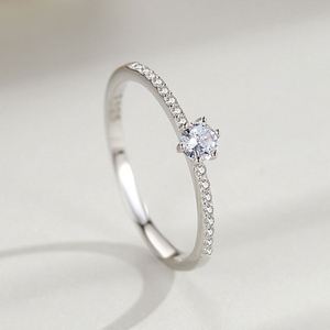 Nouvelle conception de bijoux fins, bague en argent sterling 925 imperméable avec incrustation de zircon et diamant brut pour femmes - Product Image 1
