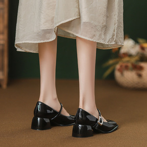 รองเท้าส้นสูงแบบฝรั่งเศสสีดำสุดหรูหรา สไตล์ใหม่ประจำฤดูใบไม้ผลิและฤดูใบไม้ร่วงปี 2026 หัวเหลี่ยม ส้นหนา ดีไซน์หวาน สวยสง่า เหมาะสำหรับผู้หญิง - Product Image 3