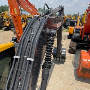 Excavadora de cadenas Volvo EC140 usada, 90% nueva, eficiente en consumo de combustible, 14 toneladas, pocas horas de uso, pintura original, certificada por la EPA, lista para enviar. - Product Image 6