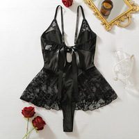 Body Teddy en Satin Noir pour Femme avec Dentelle, Décolleté Plongeant Sexy en V Profond et Jupe, Lingerie avec Panneaux Floraux Transparents