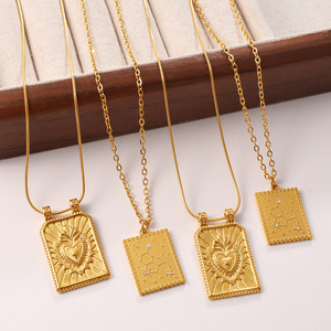Collar de Clavícula con Perlas de Agua Dulce Chapado en Oro de 18K Estilo Francés, Colgante Cuadrado con Corazón, Joyería Elegante para Mujer para Uso Diario - Product Image 5