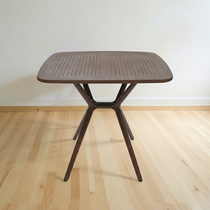 Mesa de Bistró Cuadrada Perforada de Resina para Todo Clima MN04 con Estructura Metálica |   Escritorio de Exterior Moderno Antideslizante y Resistente para Cafetería - Product Image 1