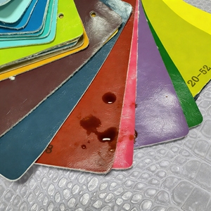 Pelle Sintetica Decorativa in Vinile di Grado Marino per Rivestimenti Interni di Mobili, Stampa a Blocchi, Adesiva, per Sedili di Barche e Borse in PVC - Product Image 3