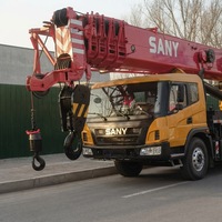 Grue de camion d'occasion 55 tonnes à moteur, pompe et commande par joystick, à économie de carburant, avec télécommande, pour travaux agricoles et d'infrastructure