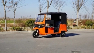 Tricycle tuk-tuk semi-ouvert confortable avec toit pour le transport de passagers - Product Image 2