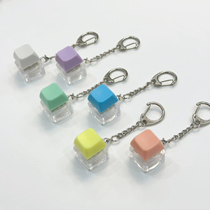 Wholesale Funny Stainless Steel Keychains Decompression Switches Keycap Relieve Stress Promotional Plastic Mechanical Keyboard