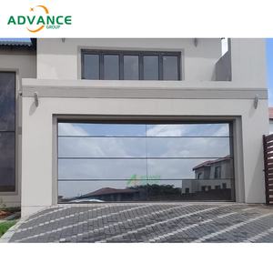Porte <span class=keywords><strong>de</strong></span> <span class=keywords><strong>garage</strong></span> sectionnelle panoramique en verre pleine vue avec cadres minimalistes pour garages penthouse <span class=keywords><strong>de</strong></span> luxe - Product Image 2