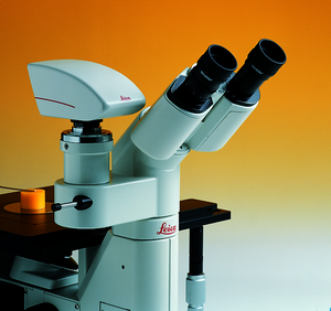 Le microscope métallographique inversé DMIL M à conception modulaire permet de réaliser rapidement les tâches d'observation et de mesure - Product Image 3