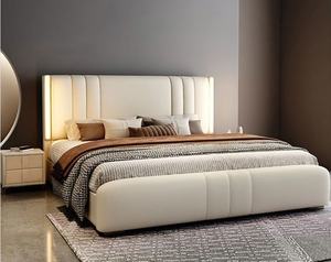 Cama Moderna de Lujo con Luces LED para Hotel o Villa, con Almacenamiento Suave, Tapizada en Tela Giratoria, con Estructura de Madera - Product Image 1