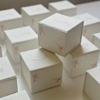 Boîte d'emballage personnalisée pour tasses à café, en tissu brodé de coton, avec couvercle magnétique, idéale pour le Ramadan et les cadeaux.