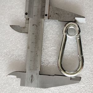 Mosquetón M6 con gancho metálico para actividades al aire libre, para colgar y asegurar, uso universal - Product Image 1