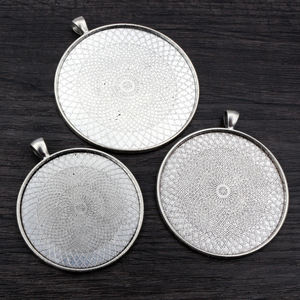 패션 45mm 50mm 58mm 내부 크기 골동품 실버 도금 청동 클래식 스타일 카보 숑베이스 설정 참 펜던트 - Product Image 5