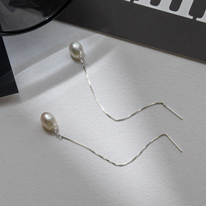 Boucles d'oreilles en argent sterling 925 de style coréen, perles naturelles, boucles d'oreilles longues à pompon simples et élégantes pour femmes. - Product Image 4