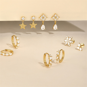 Elegantes Pendientes de Aro de Plata 925 con Zirconia en Forma de Flor y Oro de 18K para Mujer - Product Image 3