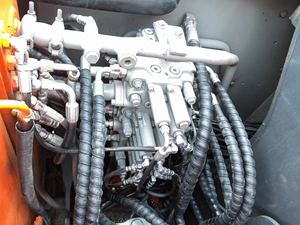 Máy xúc đào bánh xích nhỏ Hitachi ZX70-5A 7 tấn, đã qua sử dụng, dùng trong nông nghiệp, đào mương - Product Image 2