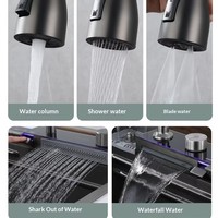 Évier de cuisine à cuve unique en acier inoxydable fait main avec robinet, durable pour usage domestique et professionnel