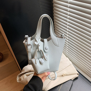 Sac bandoulière <span class=keywords><strong>femme</strong></span> en PU, style français simple et élégant, mini sac seau à poignée supérieure, idéal pour les loisirs, les voyages et le shopping quotidien – Nouvelle collection 2025 – Vente en gros - Product Image 5