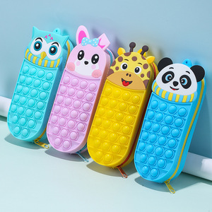 Estuche de Lápices de Silicona con Diseño de Unicornio de Dibujos Animados, para Estudiantes, de Gran Capacidad, Duradero y Lindo - Product Image 3