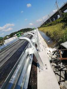 Autostrada nhúng mạ kẽm đường cao tốc W chùm đường Hộ Lan Tôn sóng linh hoạt chống va chạm hàng rào giao thông rào cản giao thông - Product Image 2