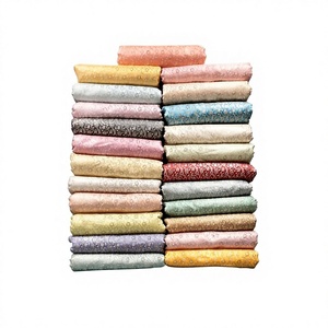Rouleau de tissu jacquard brocart en soie de poids moyen, écologique, pour designers de mode, projets d'ameublement et confection de vêtements de luxe - Product Image 1
