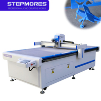 Machine de découpe CNC professionnelle à couteau oscillant 1325 pour PTFE, cuir, carton, mousse, liège, tapis avec moteur servo et table à vide