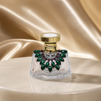 Flacon de parfum carré artisanal incrusté de diamants, en verre vide, finition métallique, flacon haut de gamme pour décantation