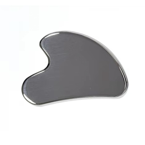 Gua Sha en acier inoxydable forme coeur - Product Image 1