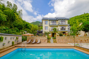 Revêtement de <span class=keywords><strong>terrasse</strong></span> en <span class=keywords><strong>bois</strong></span> composite Wpc personnalisé en relief creux imperméable à l'eau Soild 3d gaufré Co Extrusion pour piscine extérieure - Product Image 3