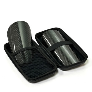 <span class=keywords><strong>Espinilleras</strong></span> de Fibra de <span class=keywords><strong>Carbono</strong></span> para Fútbol, para Adultos y Equipos, Venta al Por Mayor - Product Image 3
