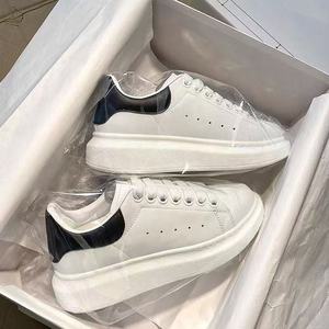 Chaussures de sport décontractées à lacets, légères, antidérapantes, respirantes, à semelle épaisse, pour la marche et le skateboard, vente en gros d'usine - Product Image 6