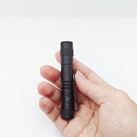 Senter Pena LED Mini dengan Klip, Senter Saku Portabel Bertenaga Baterai AAA untuk Inspeksi Dokter dan Perawat