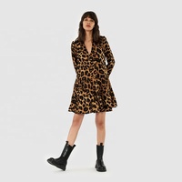 Robe courte à volants à imprimé léopard pour femmes, col en V, manches longues, décontractée, fabricant OEM ODM