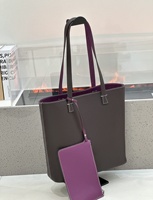 Bolso de Hombro Tipo Cubo de Cuero de Grano Superior TC, Versión Coreana 2026, Doble Cara, Abierto, con Correa Única para Axila, Poliéster
