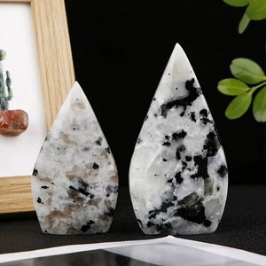 En gros, Ornement de lune en pierre de lune arc-en-ciel naturelle, en forme de sceptre, de baton, de tour, de baguette ou de goutte d'eau, pour la décoration intérieure Feng Shui et comme cadeau - Product Image 4