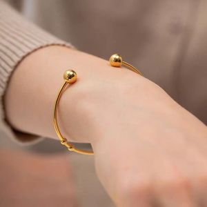 Brazalete Abierto Ajustable de Acero Inoxidable Minimalista con Cuentas Geométricas Cristianas Chapado en Oro de 18K Fanyue para Mujer - Product Image 2