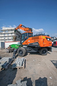 DOO <strong>SAN</strong> <strong>21</strong> Ton DX210W Wheel Excavator for Sale - Product Image 4