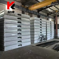 Maison conteneur pliable contemporaine, structure modulaire extérieure en kit, en acier et panneaux sandwich bois, pour hôtels, centres commerciaux et autres usages