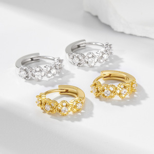 Glowluxe Floral <strong>Cluster</strong> Zircon Hoop <strong>Earrings</strong> Gold Plated Huggie <strong>Earrings</strong> Elegant Minimalist Fashion Jewelry Wholesale - Product Image 3