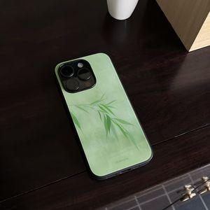 Étui de téléphone pliable rouge en TPU+PC avec sangle pour 15/14/13 Pro/i17 Pro, design Astronaute, protection de l'appareil photo - Product Image 5